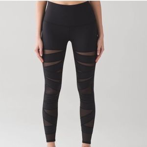 Lululemon mesh wunder under